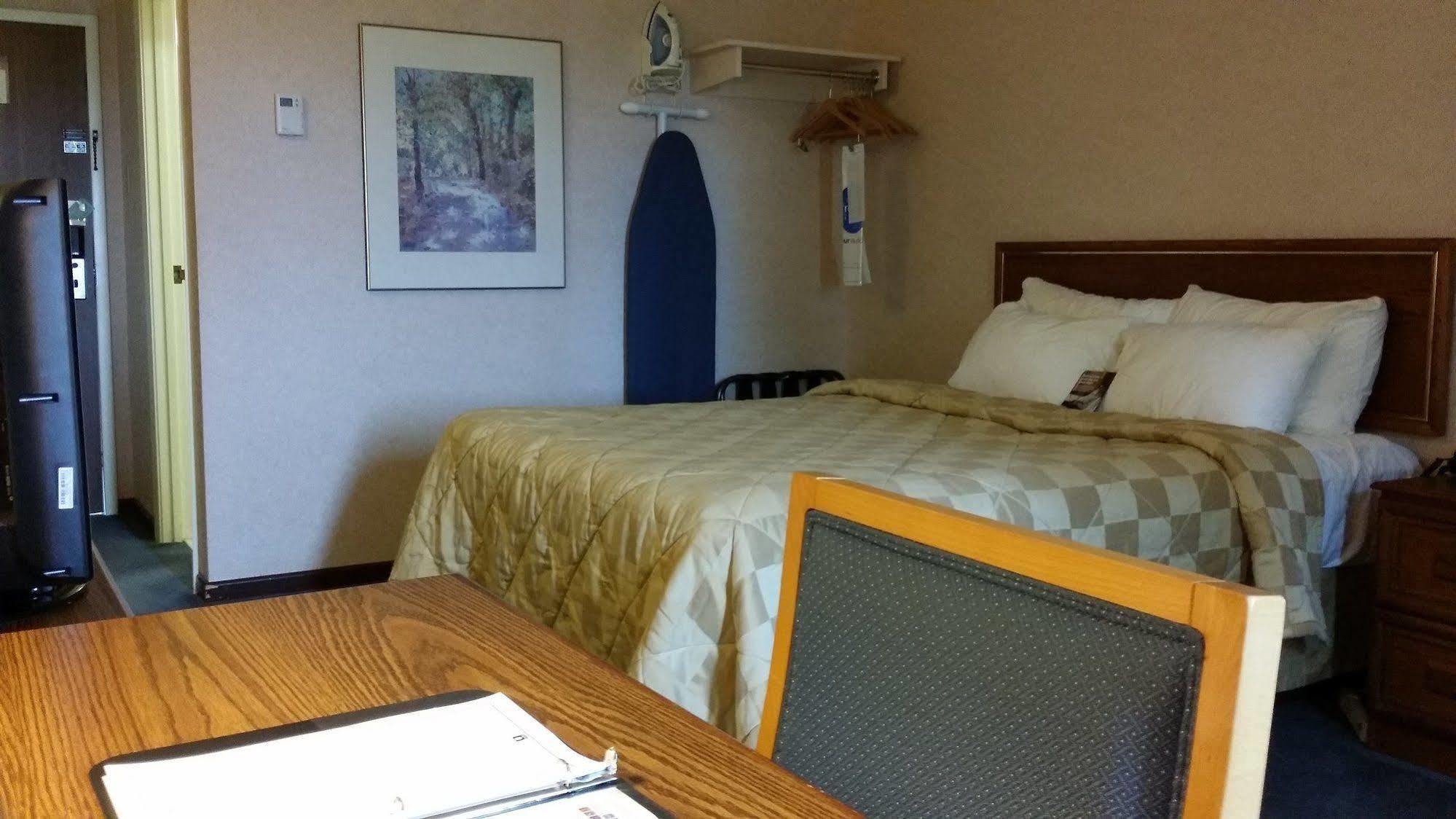 סוויפט קורנט Comfort Inn מראה חיצוני תמונה